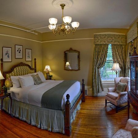 Maxwell Mansion Hotel Lake Geneva Exterior photo